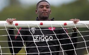 Sanogo weg bij Ajax: op avontuur bij Charlton