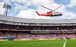 VIDEO: Aankomst helikopter Feyenoord in Kuip
