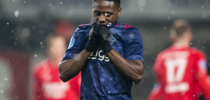 Ajax-verdediger Deyovaisio Zeefuik